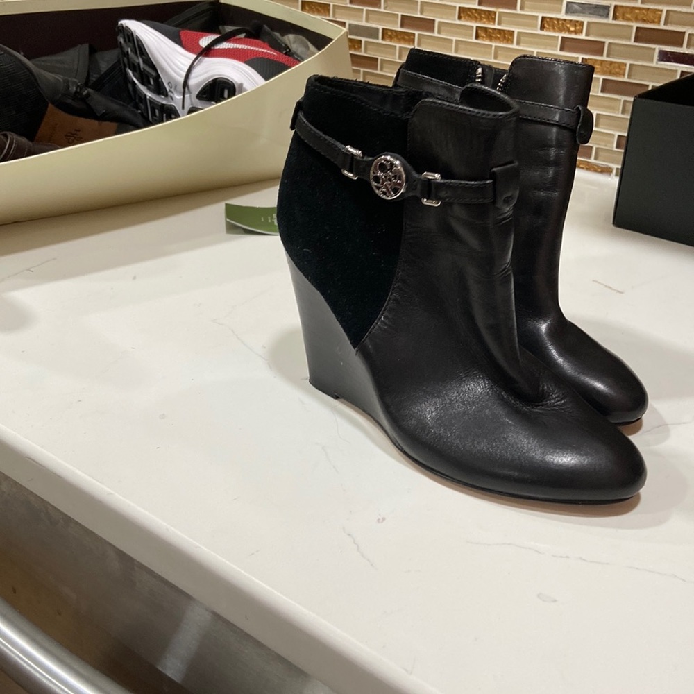 COACH LEATHER ANKLE  WEDGE HEEL BOOT WITH ZIPPER